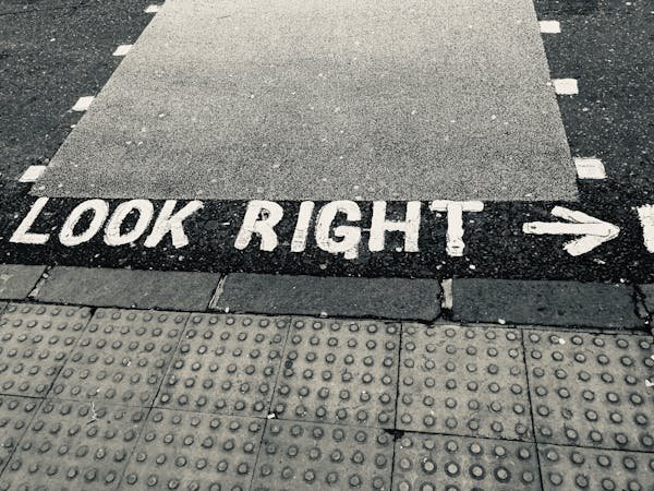 Bande podotactile : un investissement pour la sécurité des usagers